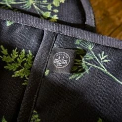 Budget 🔔 Natural History Museum Marsh Botanical Print Double Oven Gloves 👏 -TEDDY BEAR Sales 30764590 alt03